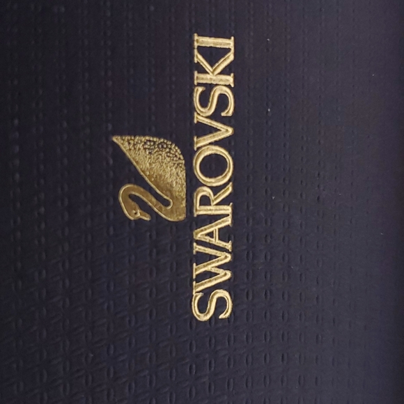 White & Black Swarovski Crystal Ring - Picture 3 of 3